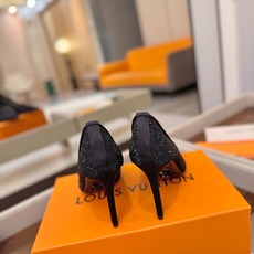 、 Louis Vuitton 官网秋冬系列!完美楦型、 新品高跟单鞋🆕、官网同步更新 Lv烫钻“logo”饰以点缀,鞋 、 Louis Vuitton 官网秋冬系列!完美楦型、 新品高跟单鞋🆕、官网同步更新 Lv烫钻“logo”饰以点缀,鞋