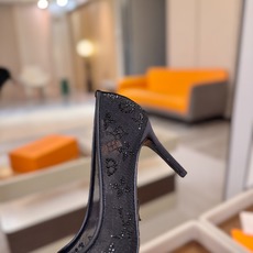 、 Louis Vuitton 官网秋冬系列!完美楦型、 新品高跟单鞋🆕、官网同步更新 Lv烫钻“logo”饰以点缀,鞋 、 Louis Vuitton 官网秋冬系列!完美楦型、 新品高跟单鞋🆕、官网同步更新 Lv烫钻“logo”饰以点缀,鞋