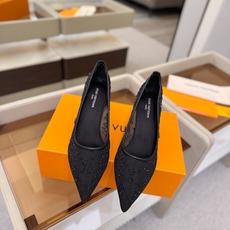 、 Louis Vuitton 官网秋冬系列!完美楦型、 新品高跟单鞋🆕、官网同步更新 Lv烫钻“logo”饰以点缀,鞋 、 Louis Vuitton 官网秋冬系列!完美楦型、 新品高跟单鞋🆕、官网同步更新 Lv烫钻“logo”饰以点缀,鞋