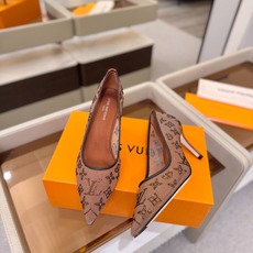 、 Louis Vuitton 官网秋冬系列!完美楦型、 新品高跟单鞋🆕、官网同步更新 Lv烫钻“logo”饰以点缀,鞋 、 Louis Vuitton 官网秋冬系列!完美楦型、 新品高跟单鞋🆕、官网同步更新 Lv烫钻“logo”饰以点缀,鞋
