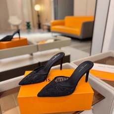 、 Louis Vuitton 官网秋冬系列!完美楦型、 新品高跟拖鞋🆕、官网同步更新 Lv烫钻“logo”饰以点缀,鞋 、 Louis Vuitton 官网秋冬系列!完美楦型、 新品高跟拖鞋🆕、官网同步更新 Lv烫钻“logo”饰以点缀,鞋