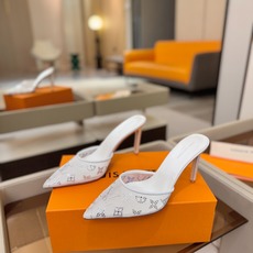 、 Louis Vuitton 官网秋冬系列!完美楦型、 新品高跟拖鞋🆕、官网同步更新 Lv烫钻“logo”饰以点缀,鞋 、 Louis Vuitton 官网秋冬系列!完美楦型、 新品高跟拖鞋🆕、官网同步更新 Lv烫钻“logo”饰以点缀,鞋