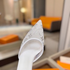 、 Louis Vuitton 官网秋冬系列!完美楦型、 新品高跟拖鞋🆕、官网同步更新 Lv烫钻“logo”饰以点缀,鞋 、 Louis Vuitton 官网秋冬系列!完美楦型、 新品高跟拖鞋🆕、官网同步更新 Lv烫钻“logo”饰以点缀,鞋