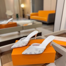 、 Louis Vuitton 官网秋冬系列!完美楦型、 新品高跟拖鞋🆕、官网同步更新 Lv烫钻“logo”饰以点缀,鞋 、 Louis Vuitton 官网秋冬系列!完美楦型、 新品高跟拖鞋🆕、官网同步更新 Lv烫钻“logo”饰以点缀,鞋