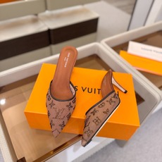 、 Louis Vuitton 官网秋冬系列!完美楦型、 新品高跟拖鞋🆕、官网同步更新 Lv烫钻“logo”饰以点缀,鞋 、 Louis Vuitton 官网秋冬系列!完美楦型、 新品高跟拖鞋🆕、官网同步更新 Lv烫钻“logo”饰以点缀,鞋