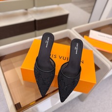 、 Louis Vuitton 官网秋冬系列!完美楦型、 新品高跟拖鞋🆕、官网同步更新 Lv烫钻“logo”饰以点缀,鞋 、 Louis Vuitton 官网秋冬系列!完美楦型、 新品高跟拖鞋🆕、官网同步更新 Lv烫钻“logo”饰以点缀,鞋