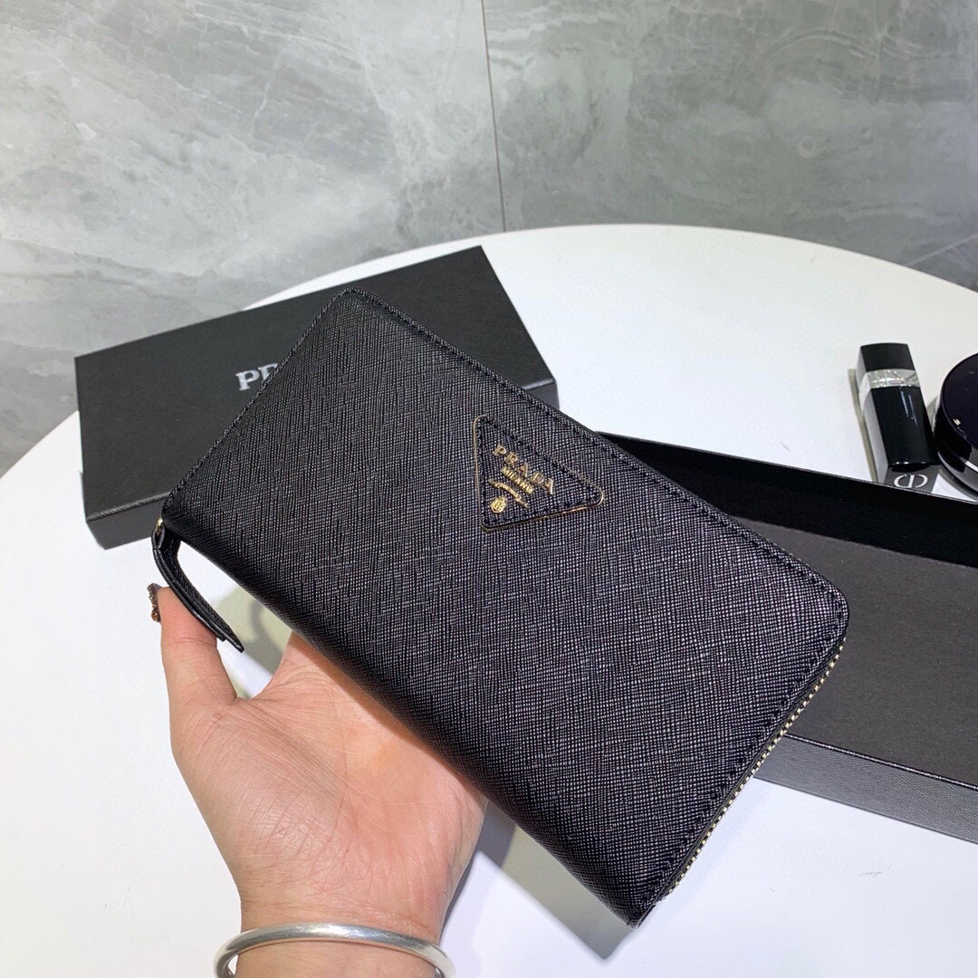 プラダ 十字纹牛皮 ブラック 20x10