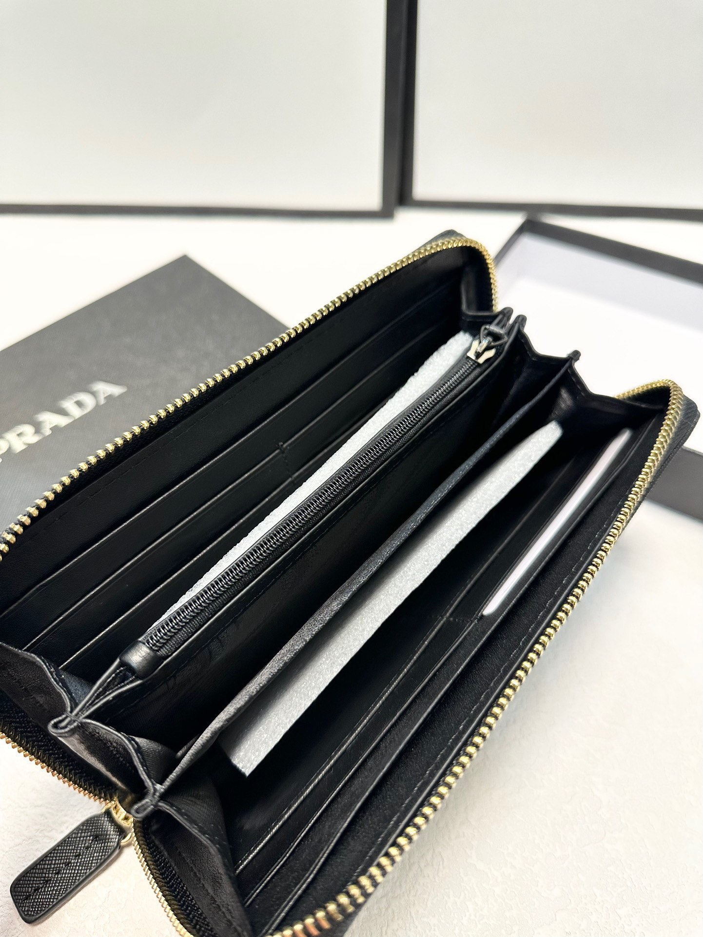 プラダ 十字纹牛皮 トートバッグ ブラック 20x10cm