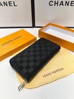 Louis Vuitton Online
 Clutches & Pouch Bags Black Men Cowhide