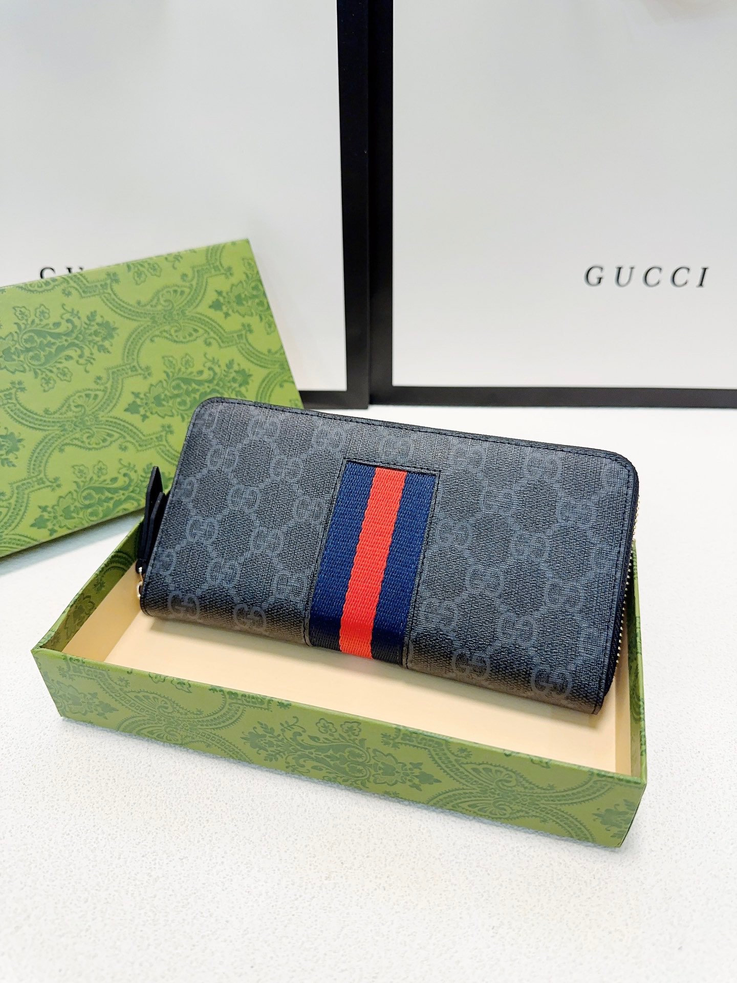 Gucci Clutches & Pouch Bags Cowhide PVC