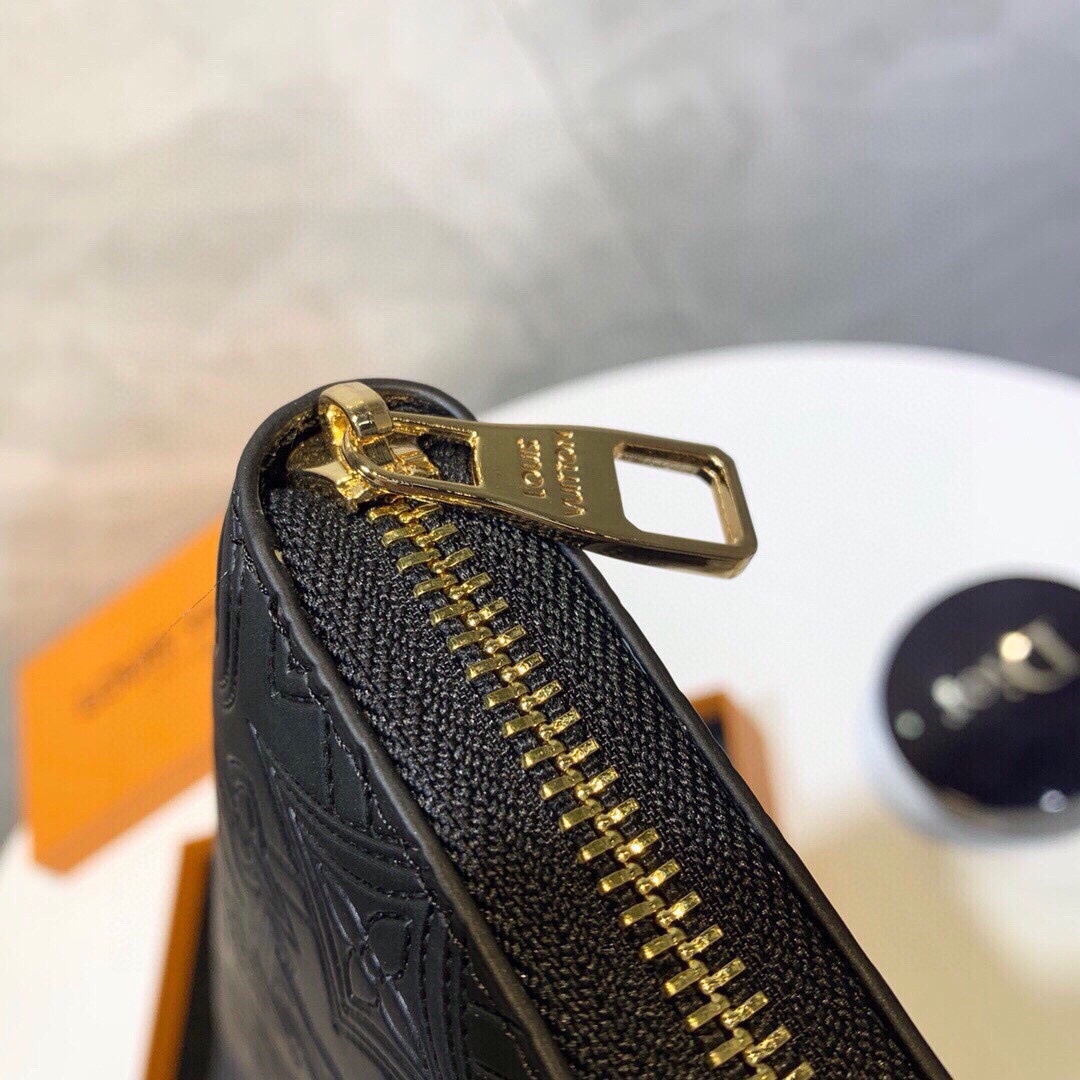 🎀🎀颜色 黑🎀尺寸 19x10🎀牛皮压花 路易威登百年经典传承 经典的外观 内设三个隔层 多卡片槽 可轻