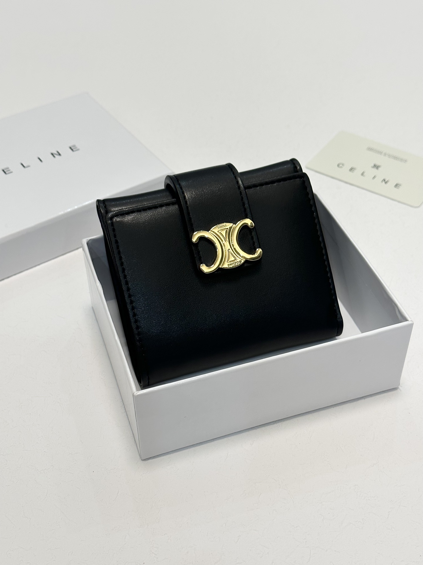 Celine AAA
 Wallet Black Cowhide