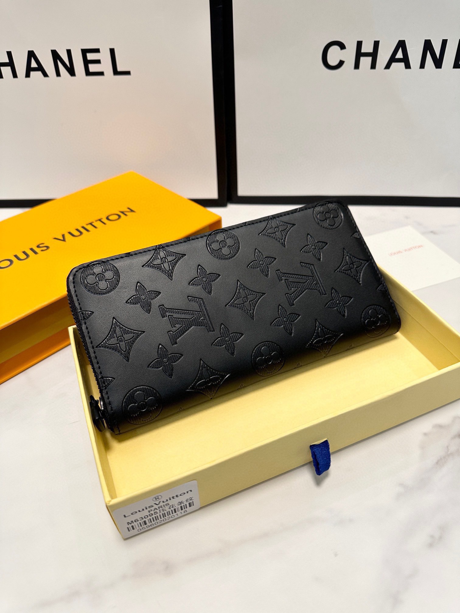 Louis Vuitton Replicas
 Clutches & Pouch Bags Black Men