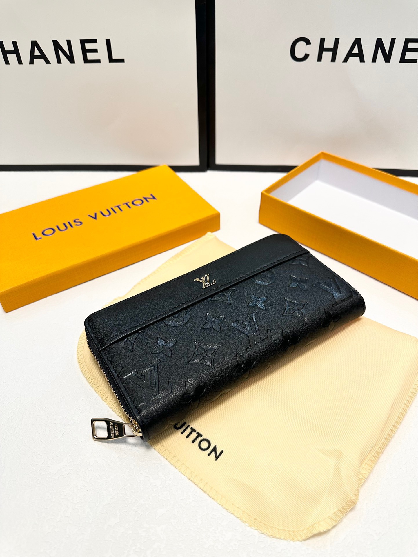 Louis Vuitton Clutches & Pouch Bags Black Men Cowhide