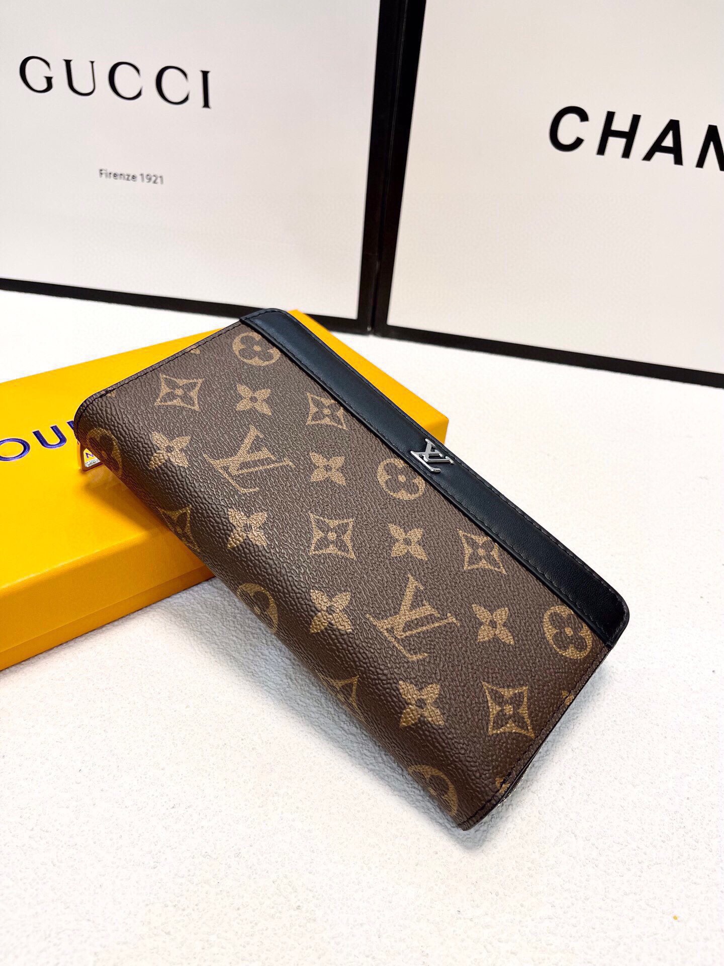 LV新款男士手包 ブラックフラワー 大容量