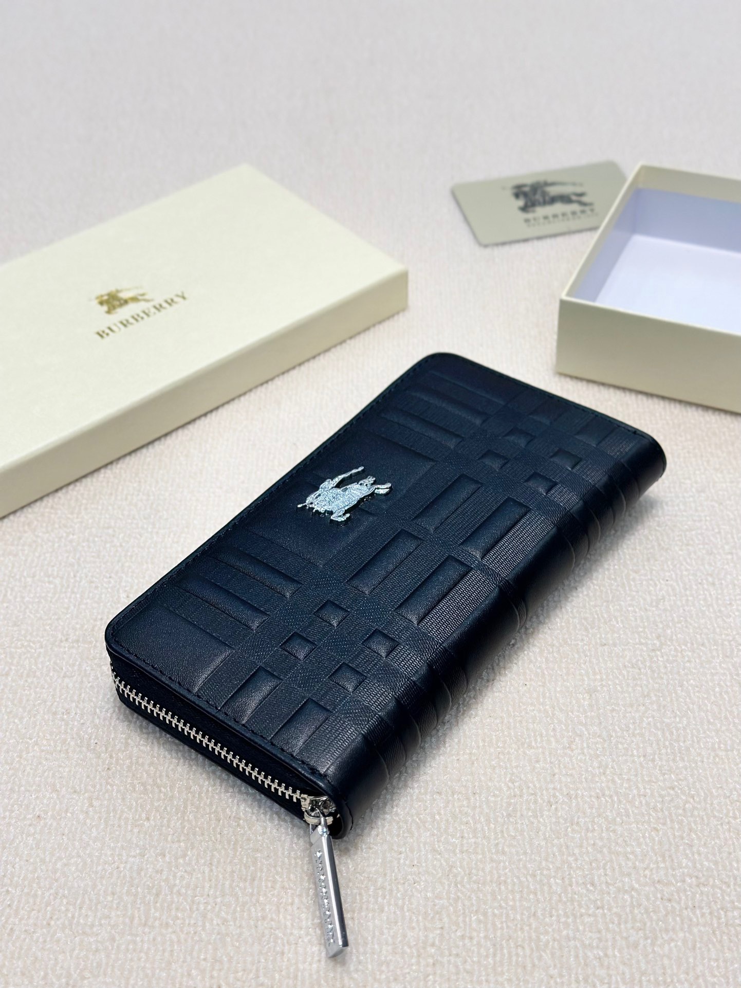Burberry Men's Black Leather Clutch Wallet - 20x10cm, Multiple Card Slots 3 i1738826665893 1588 0 1