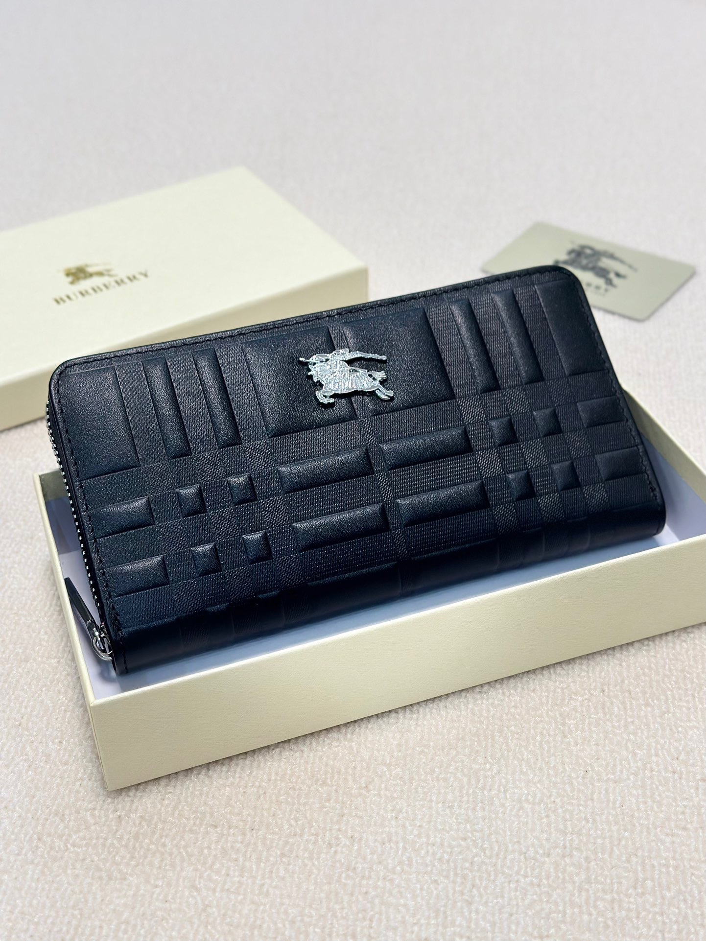 Burberry Men's Black Leather Clutch Wallet - 20x10cm, Multiple Card Slots 2 i1738826666919 8646 0 0