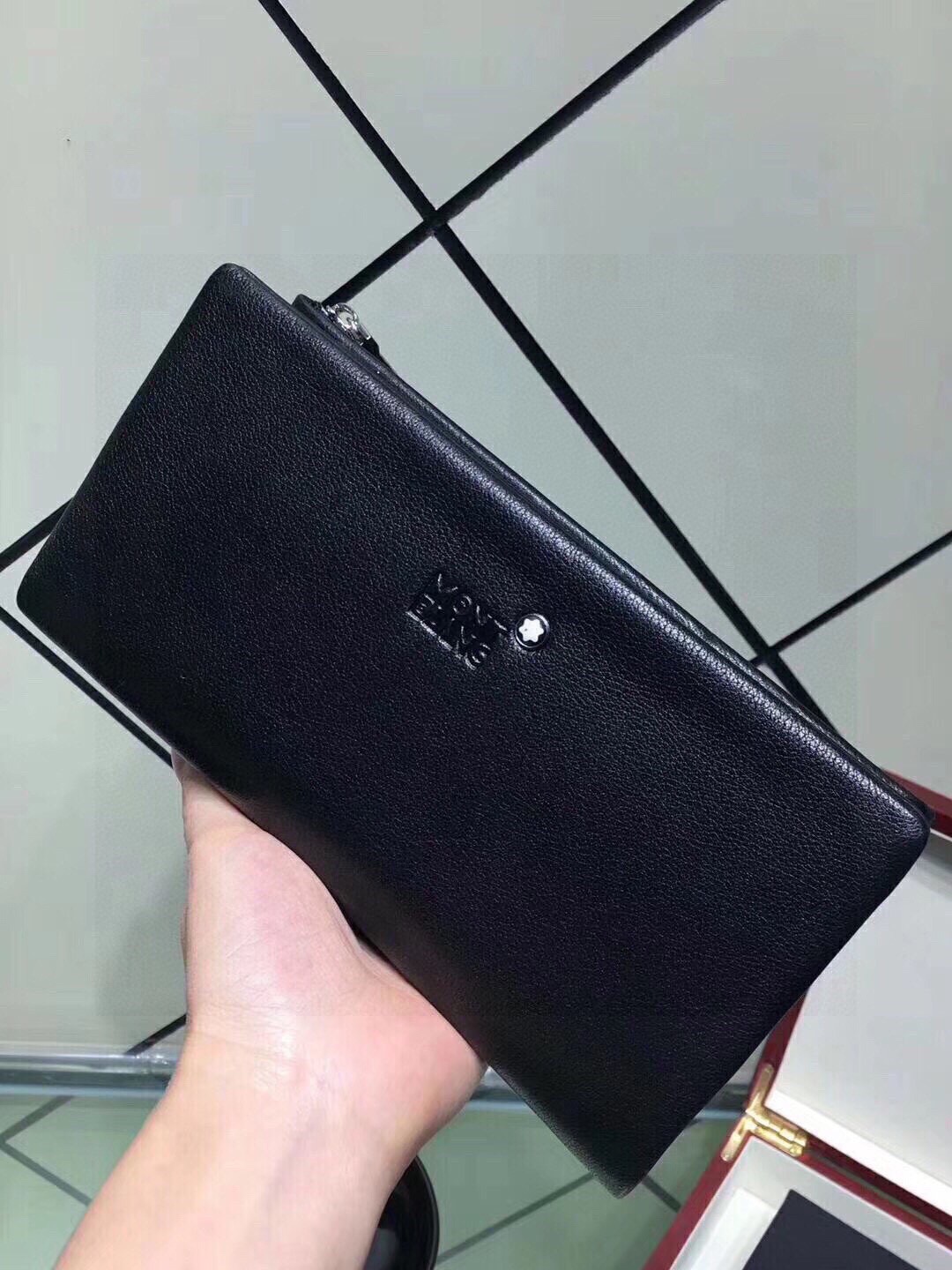 P120🎀🎀 Colore Black🎀 Size 21×10🎀 Modello 90089-05🎀 Montblanc🔥 Handbag 👍 Feel di vaccino in prima classe Posizione della scheda integrata con posizione del telefono cellulare indispensabile per gli uomini ❤️