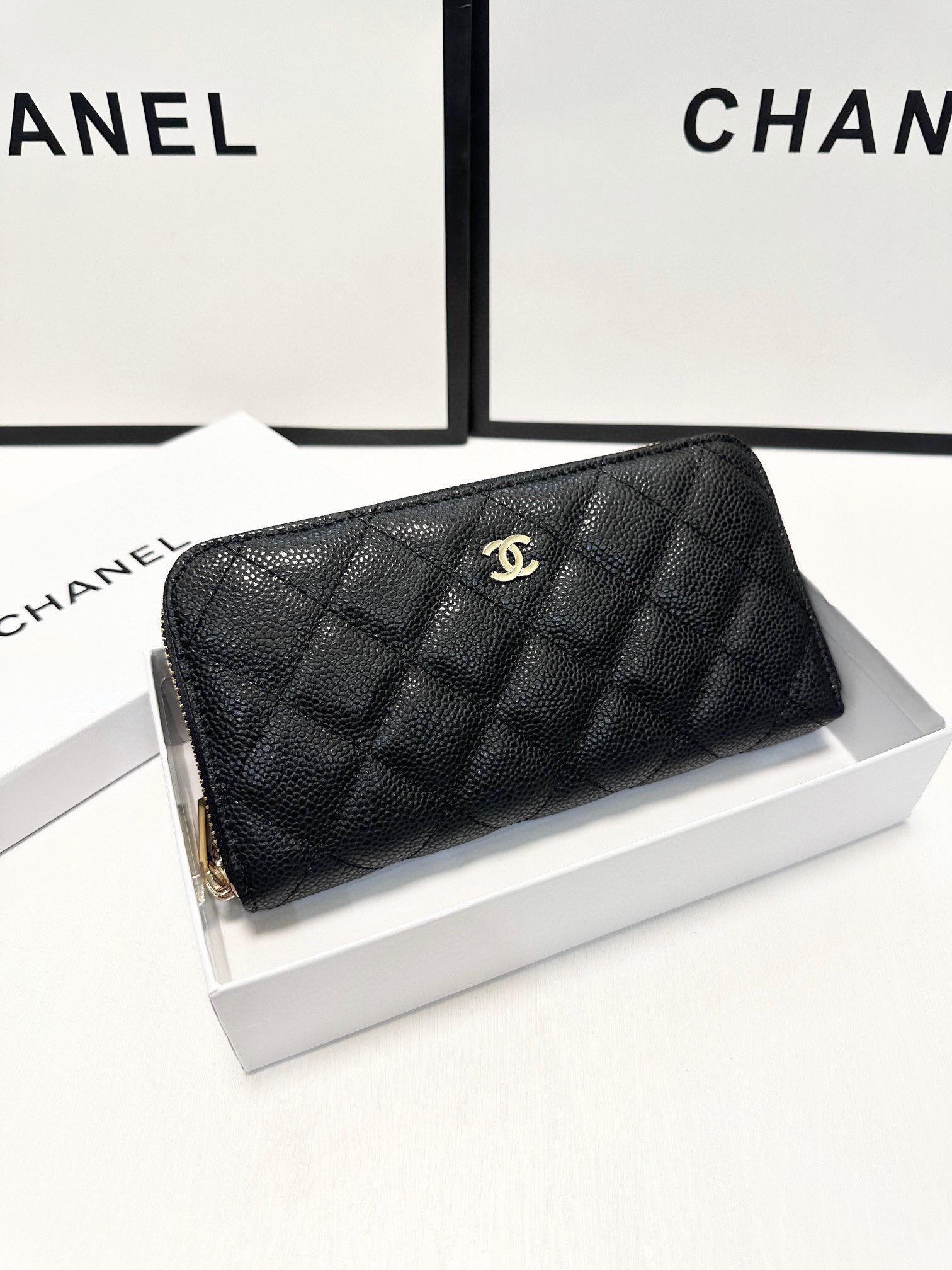 P95🎀🎀 Colore nero🎀 Size 19×10🎀 Il famoso portafoglio con cerniera singola di Chanel di Chanel Stile classico Fea di fattura raffinata resistente e resistente e durevole Feat ❤