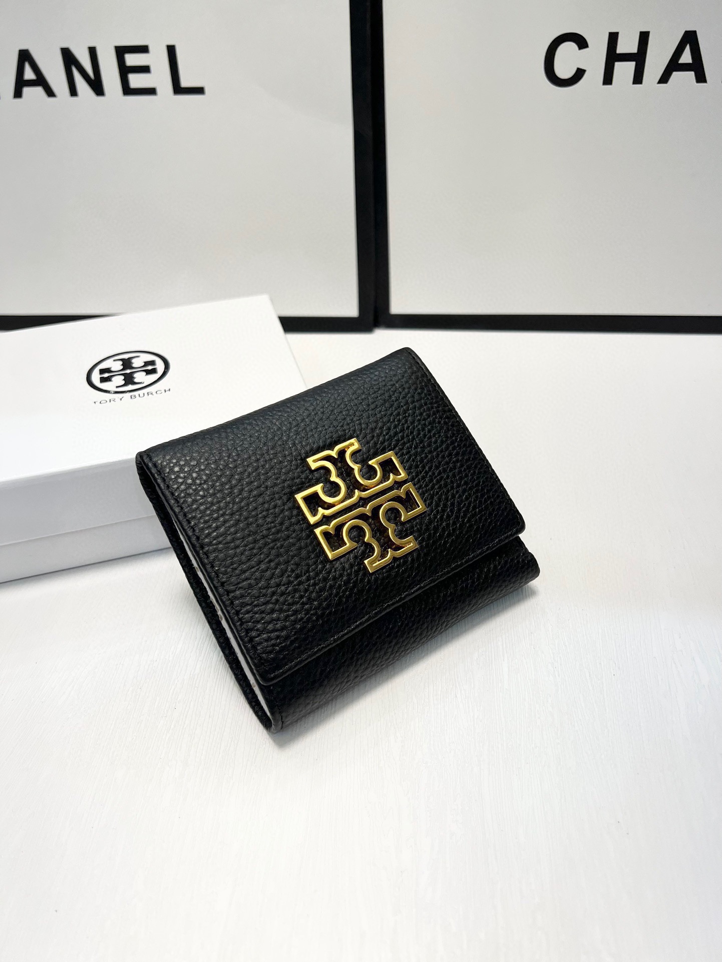 Tory Burch Black Leather Wallet - Compact & Stylish (11x10 cm) 3 i1739114012061 7116 0 1