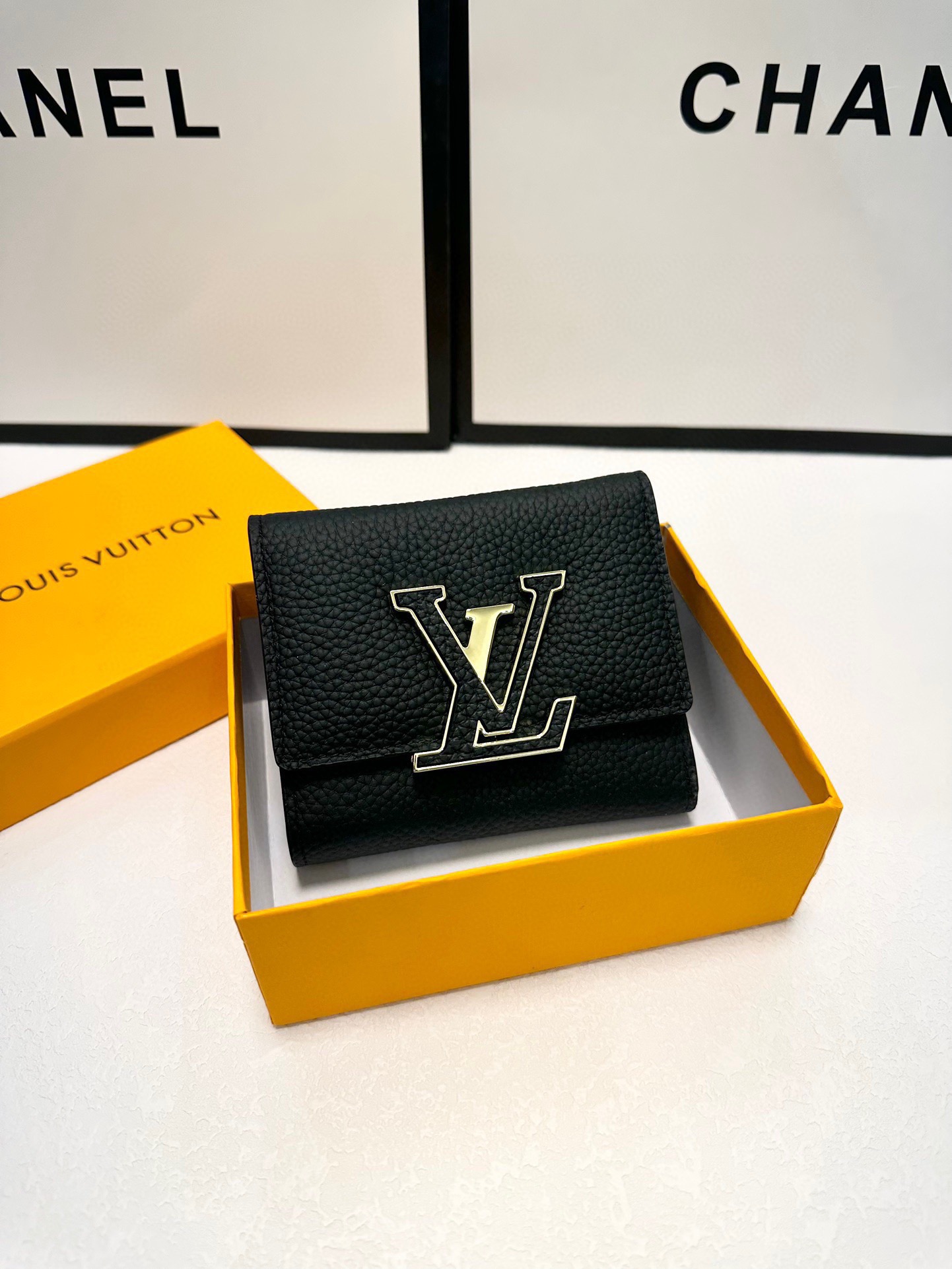 P85🎀🎀🎀 Black Color🎀Size 11×10🎀lv Portafoglio corto Fusion Fusion Series Password Hook Buckle è impostato sulla parte superiore del coperchio a fritta slot