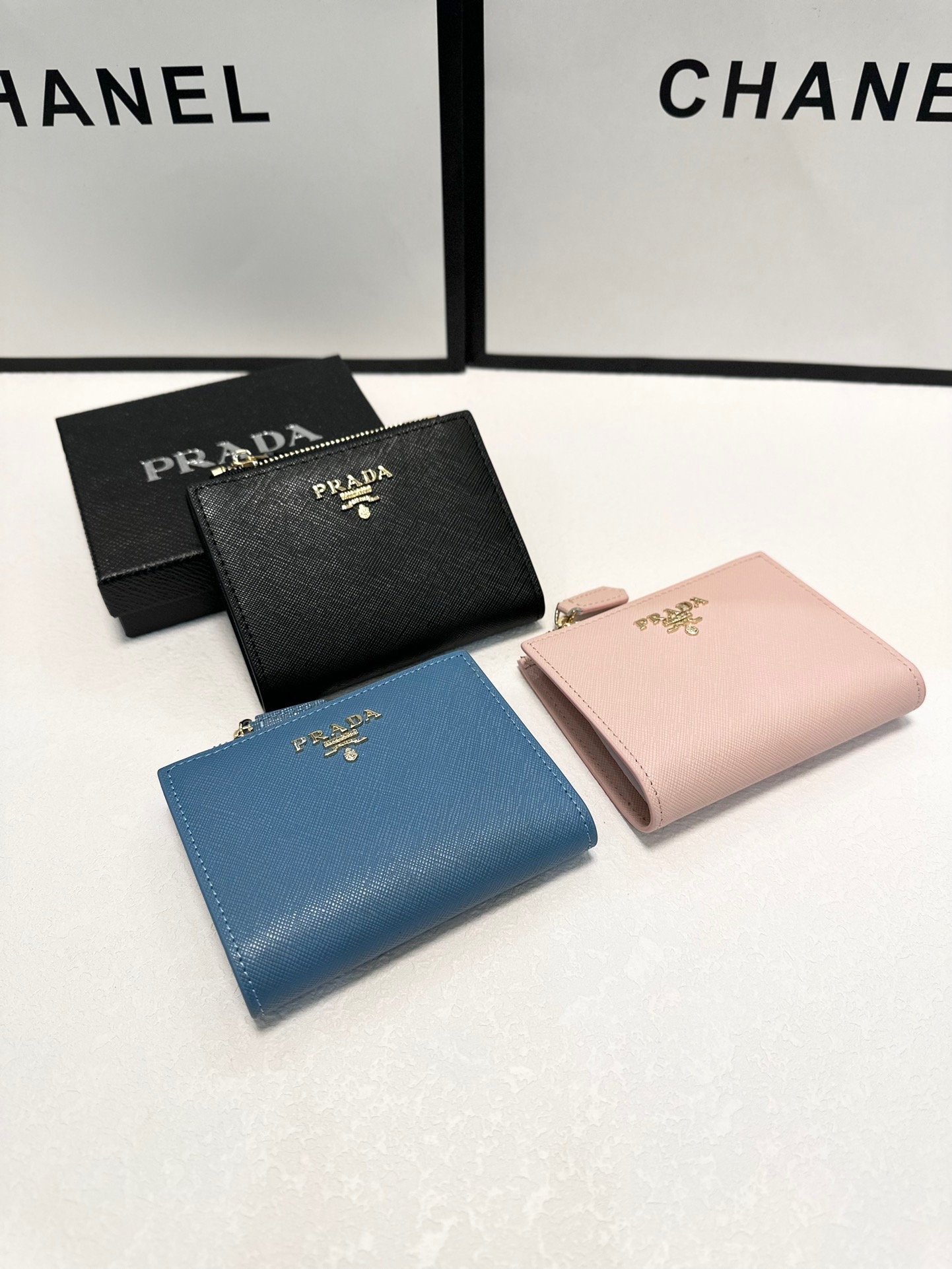 P95🎀🎀🎀 colore nero rosa blu 🎀 dimensione 11×10🎀prada👏fashotfashion worthet, hidware di alta qualità di alta qualità 👏🏻 Accessori hardware di alto livello, armadi ricchi, super pratico❗️Spot di alta qualità [consegna]