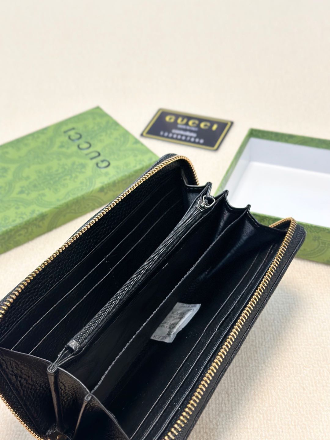 GUCCI シングルジップ手包 ブラック 原版頭層牛皮使用