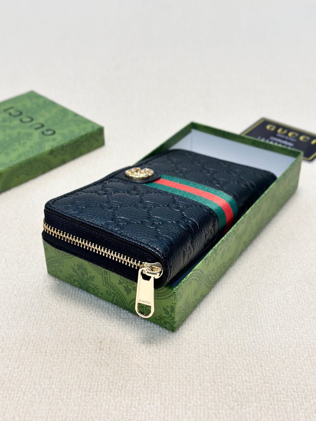 GUCCI シングルジップ手包 ブラック 原版頭層牛皮使用