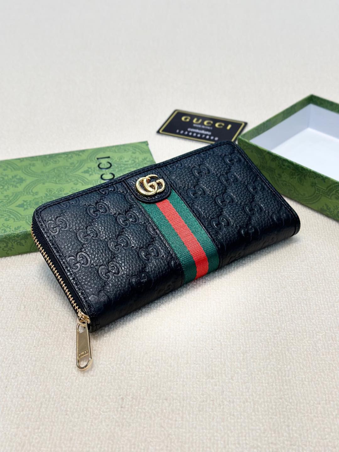 GUCCI シングルジップ手包 ブラック 原版頭層牛皮使用