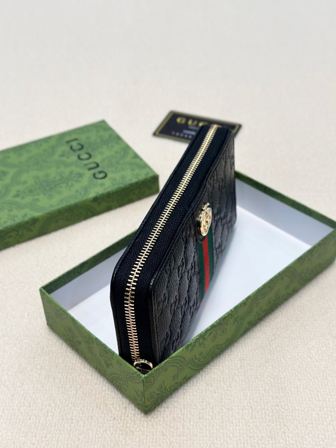 GUCCI シングルジップ手包 ブラック 原版頭層牛皮使用