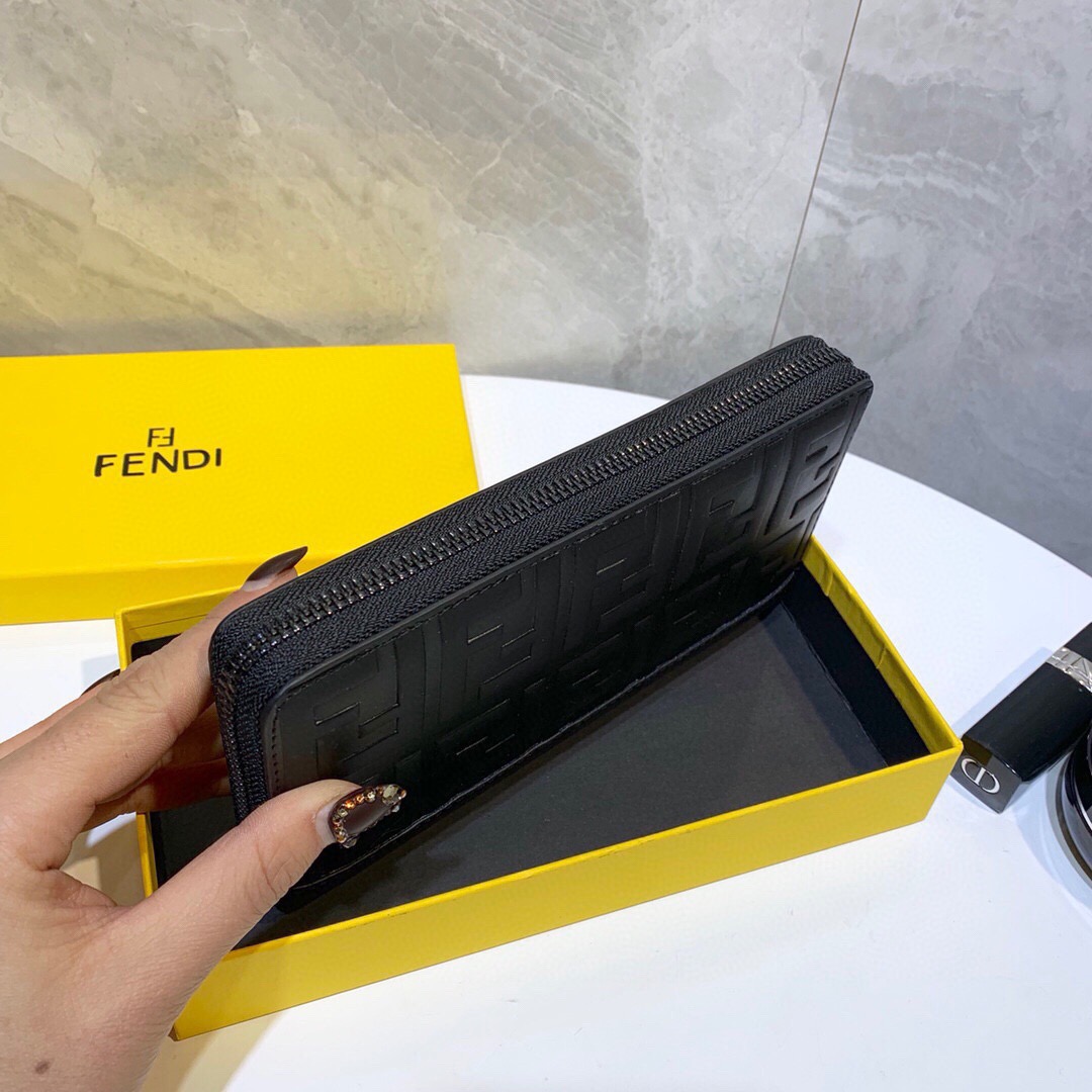 Fendi Men's Black Leather Wallet, 21x11cm - Card Slots & High Quality 5 i1746629442679 2907 0 3