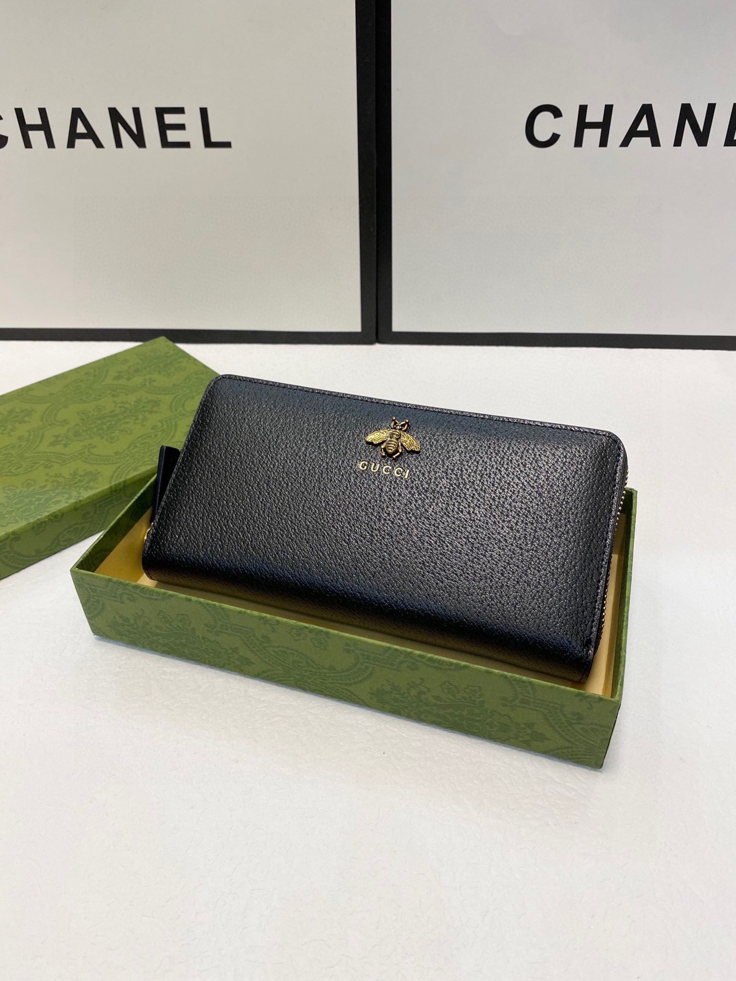 Gucci Animalier Black Leather Zip Around Wallet with Bee -19x10 cm 3 i1746629710849 6274 0 1