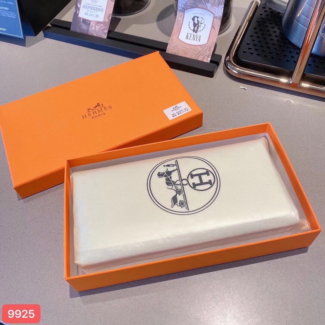 Hermes Leather Clutch Wallet with Card Slots - Style 9925 2 i1746630035523 9688 0 0