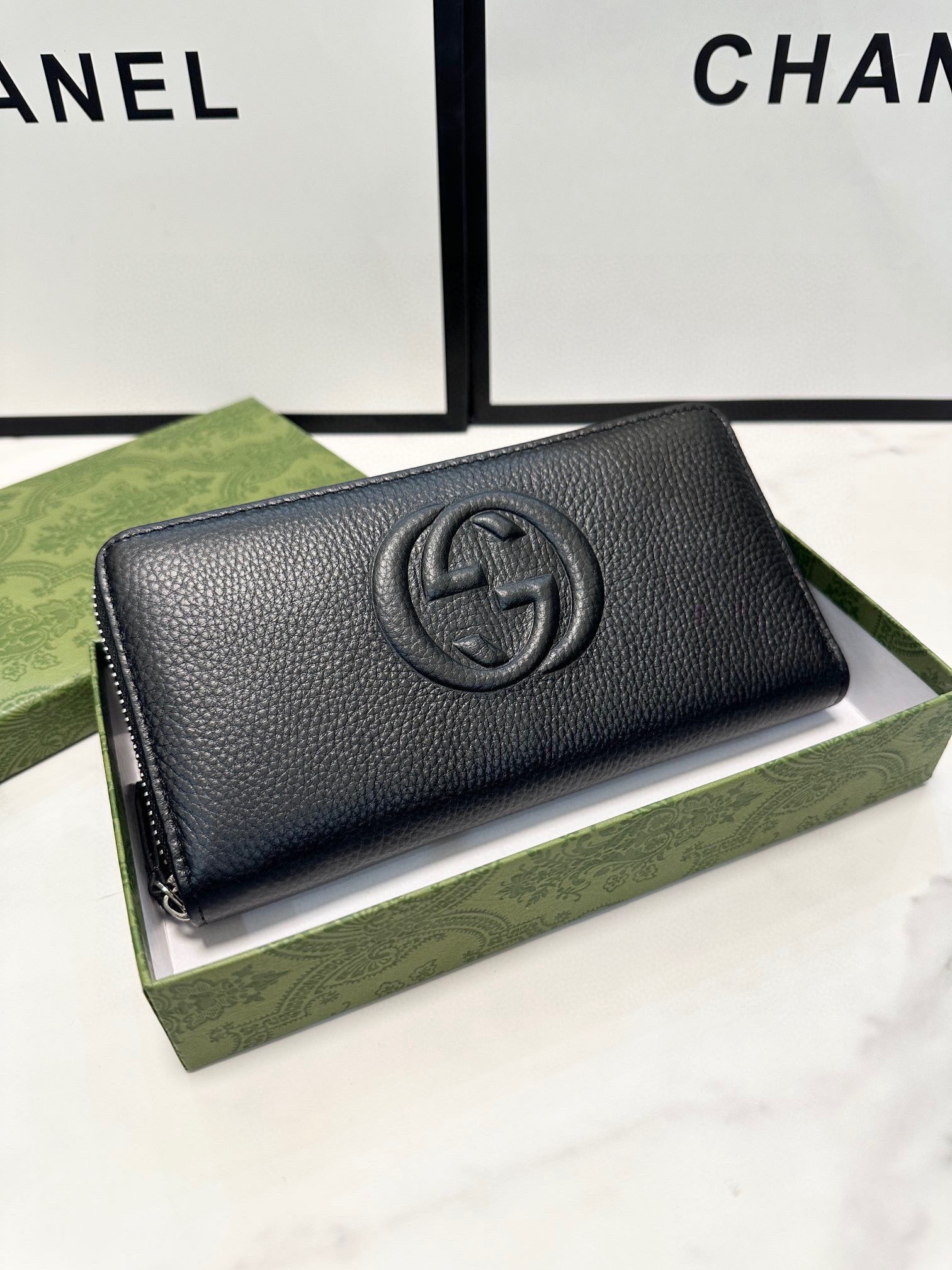 Gucci Soho Leather Zip Around Wallet Black, 21x11 cm 2 i1746630597729 4215 0 0