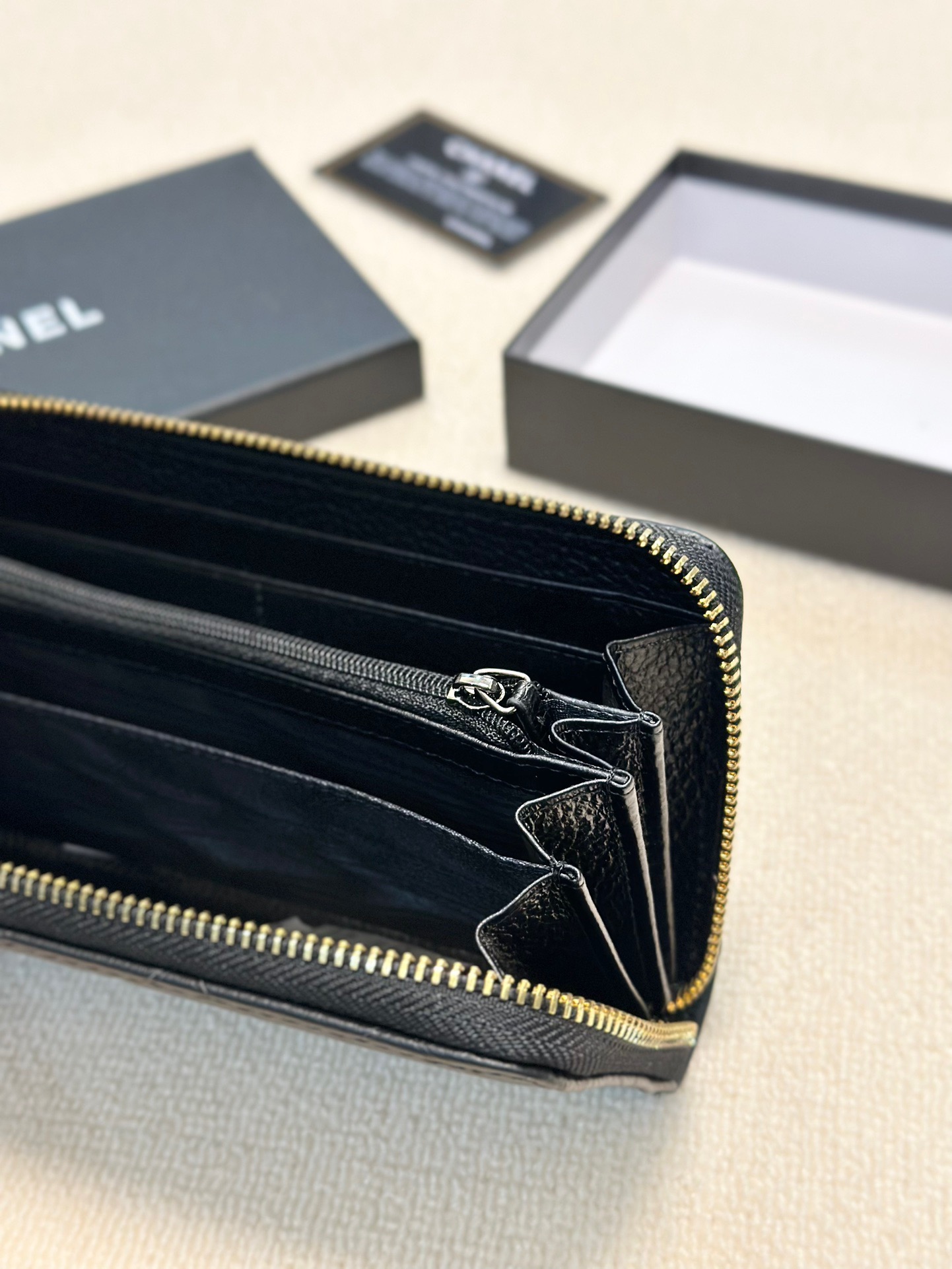 香奈儿 牛皮単拉链財布 ブラック 19x10cm 高級感あふれる耐久性