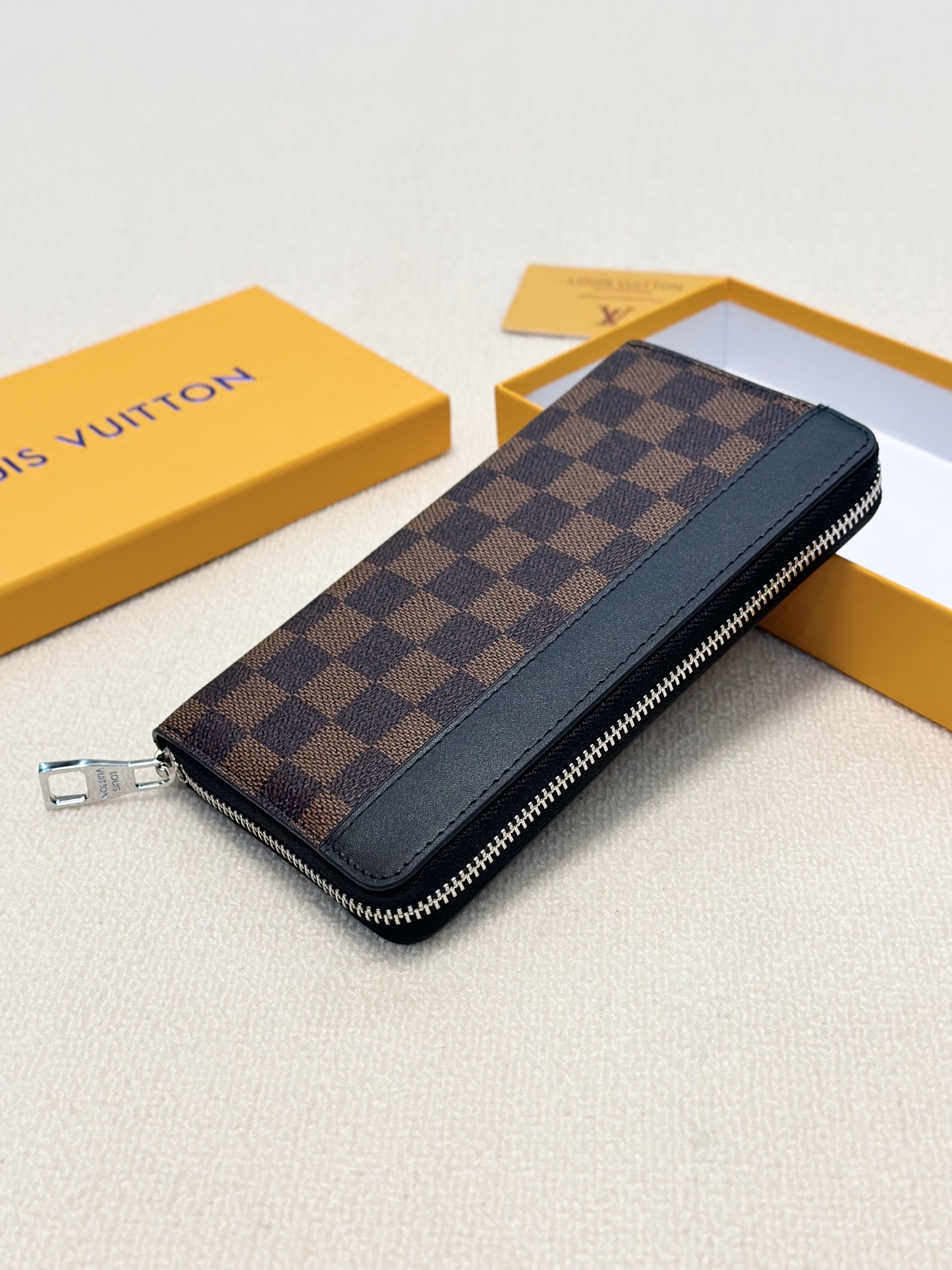 LV新作男士手包 - 高級原版牛皮・大容量カードポケット付き