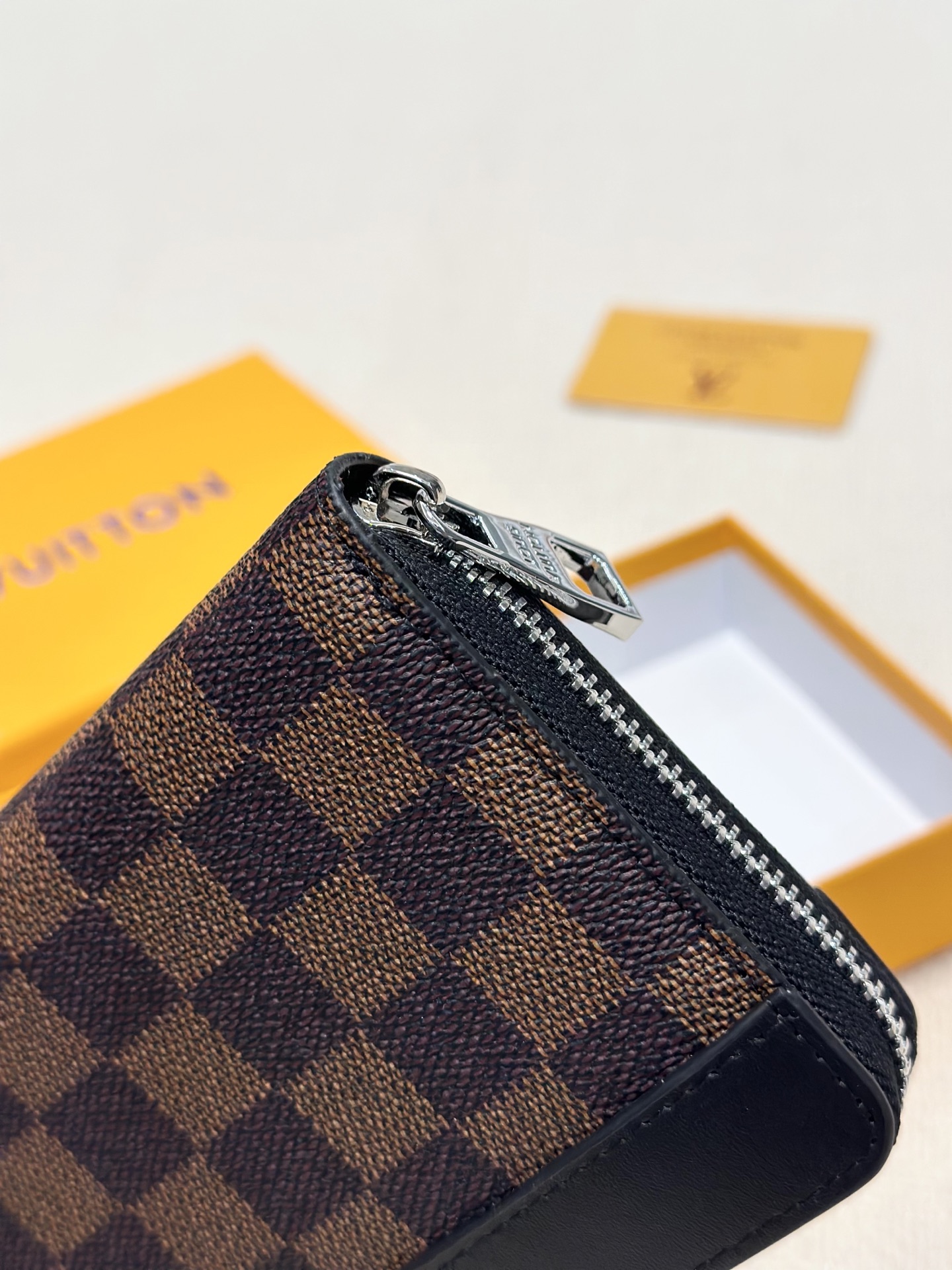 LV新作男士手包 - 高級原版牛皮・大容量カードポケット付き