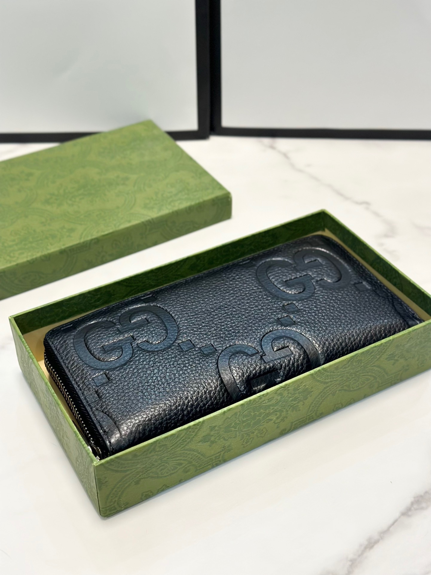 GUCCI ブラック単ラ zip 財布 - 一比一工芸のスタイリッシュなデザイン