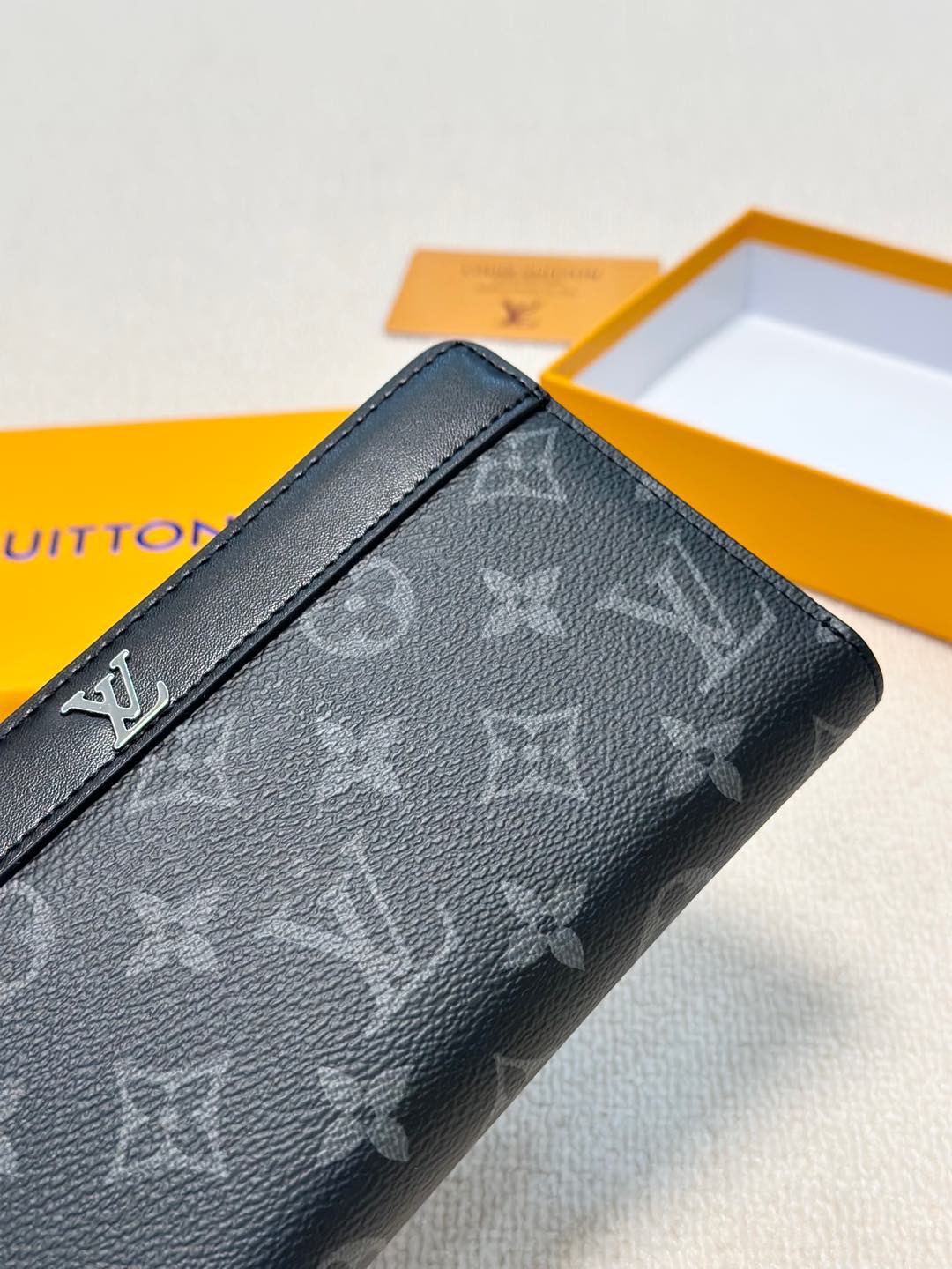 LV新款男士手包 ブラックフラワー 21x11cm 多機能デザイン