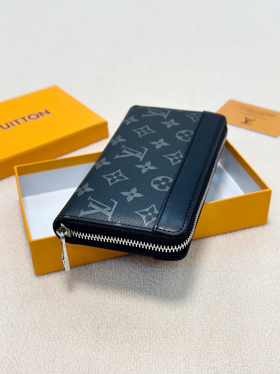 LV新款男士手包 ブラックフラワー 21x11cm 多機能デザイン