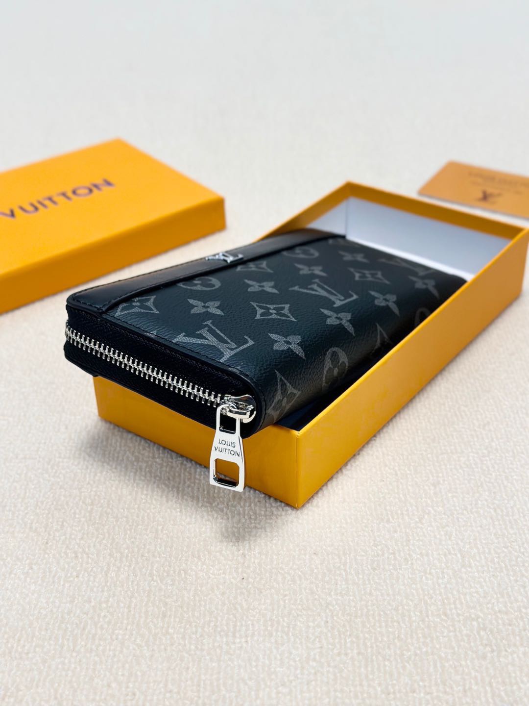 LV新款男士手包 ブラックフラワー 21x11cm 多機能デザイン