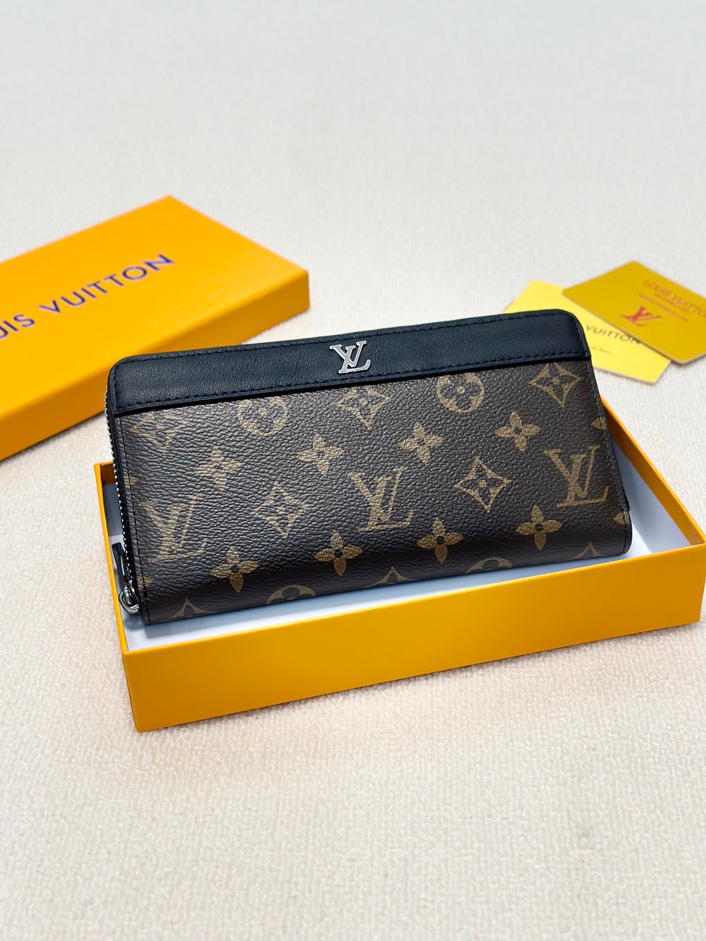 LV新款男士手包 - 高級牛皮製・大容量多カードポケット