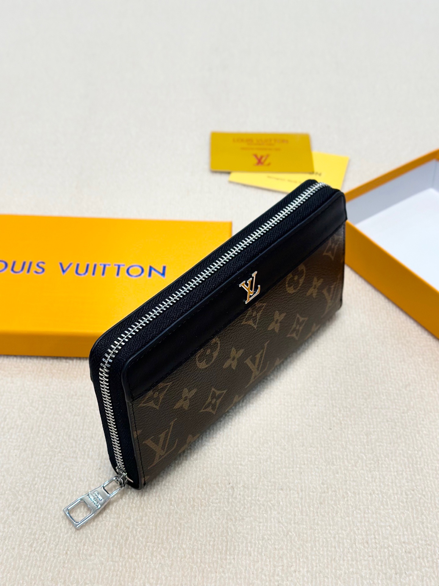 LV新款男士手包 - 高級牛皮製・大容量多カードポケット