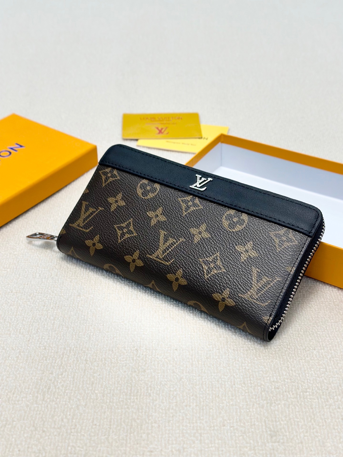 LV新款男士手包 - 高級牛皮製・大容量多カードポケット