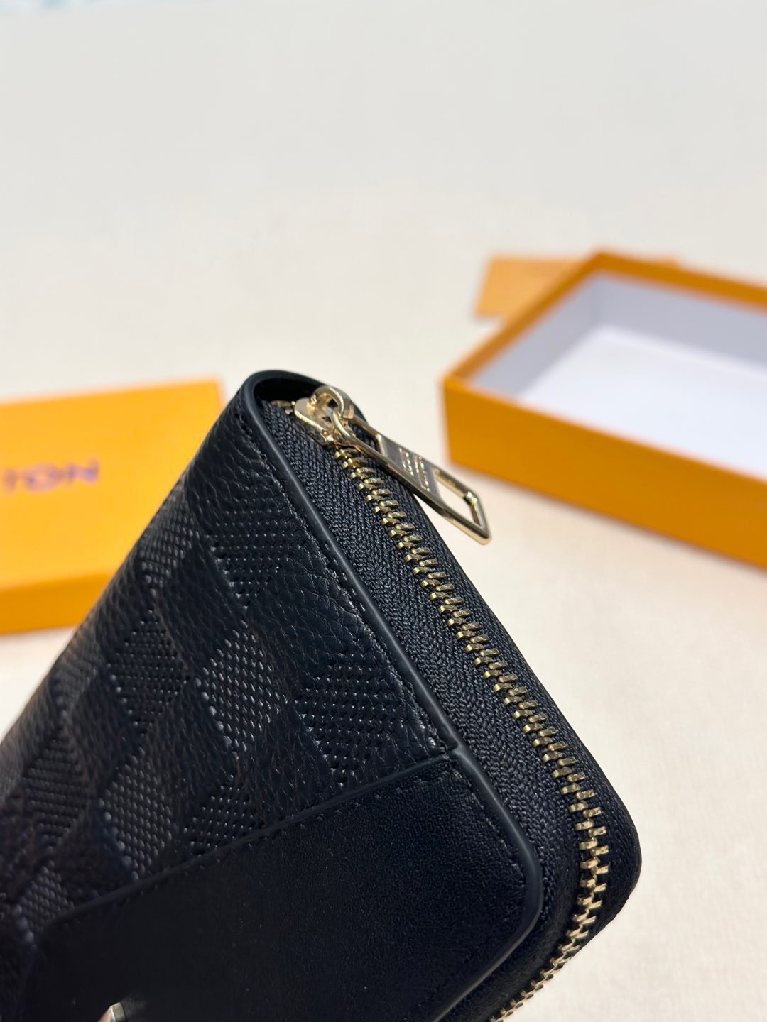 LV新作 男性用手包 ブラック 本革 大容量