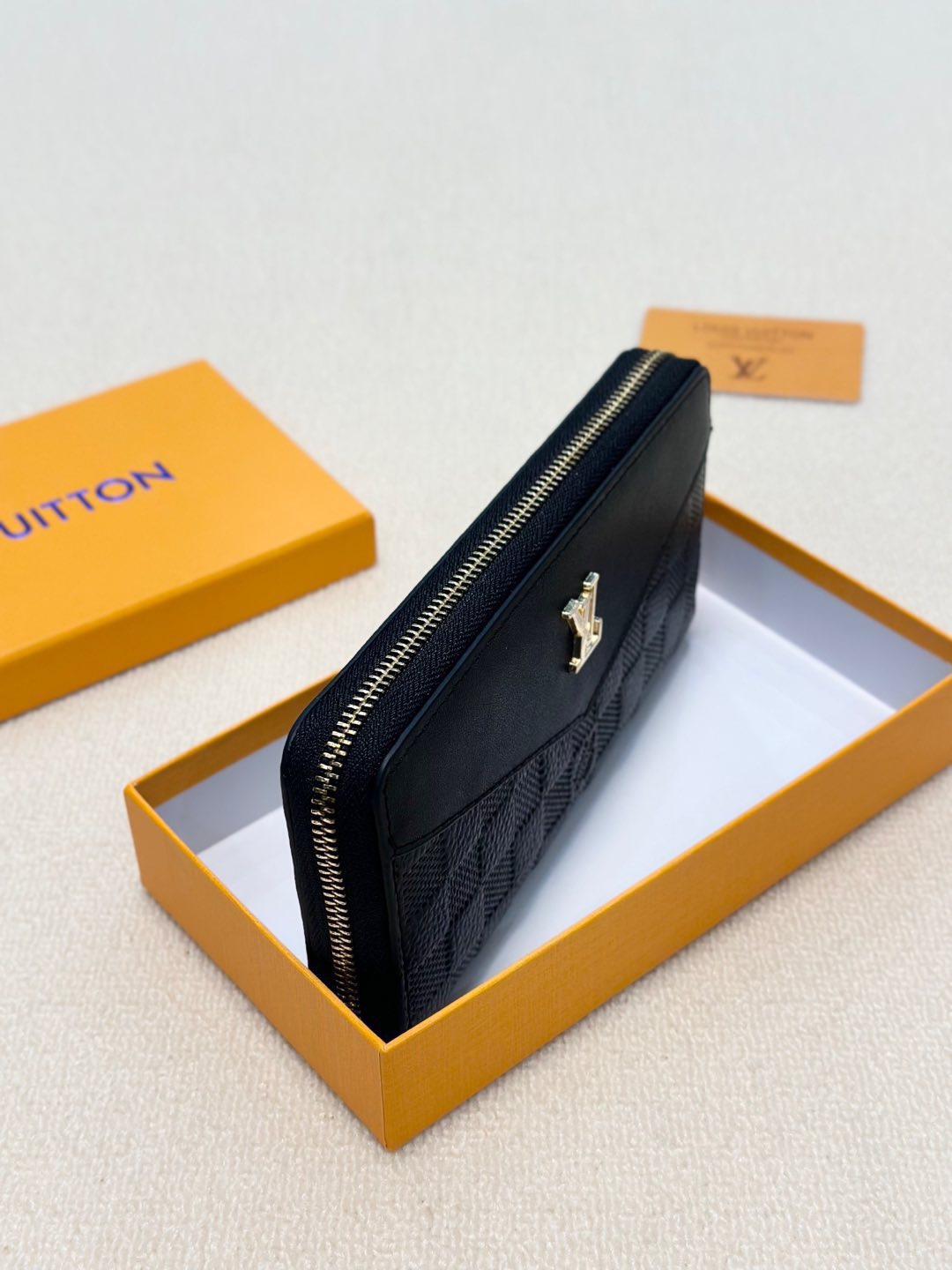 LV新作 男性用手包 ブラック 本革 大容量