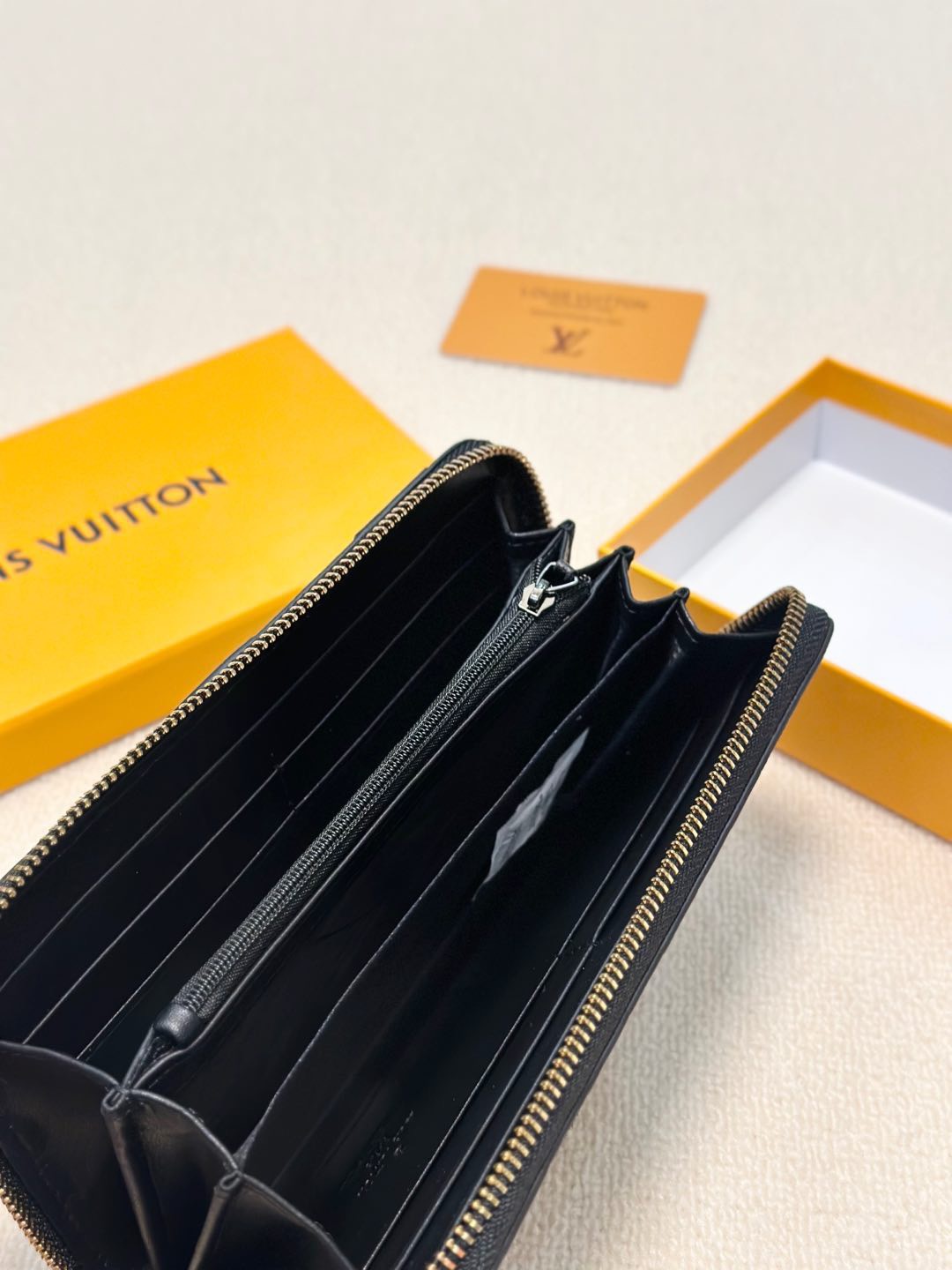 LV新款男士手包 ブラック 20x10cm 高品質レザー