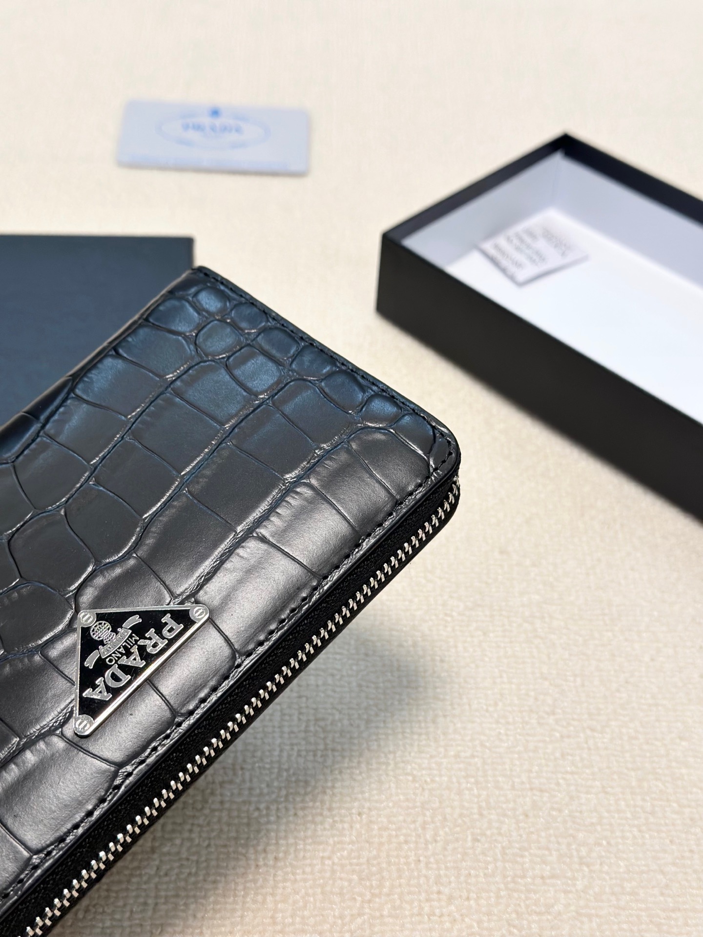 プラダ 男性用手包 ブラック 石目模様 牛革 多カードポケット