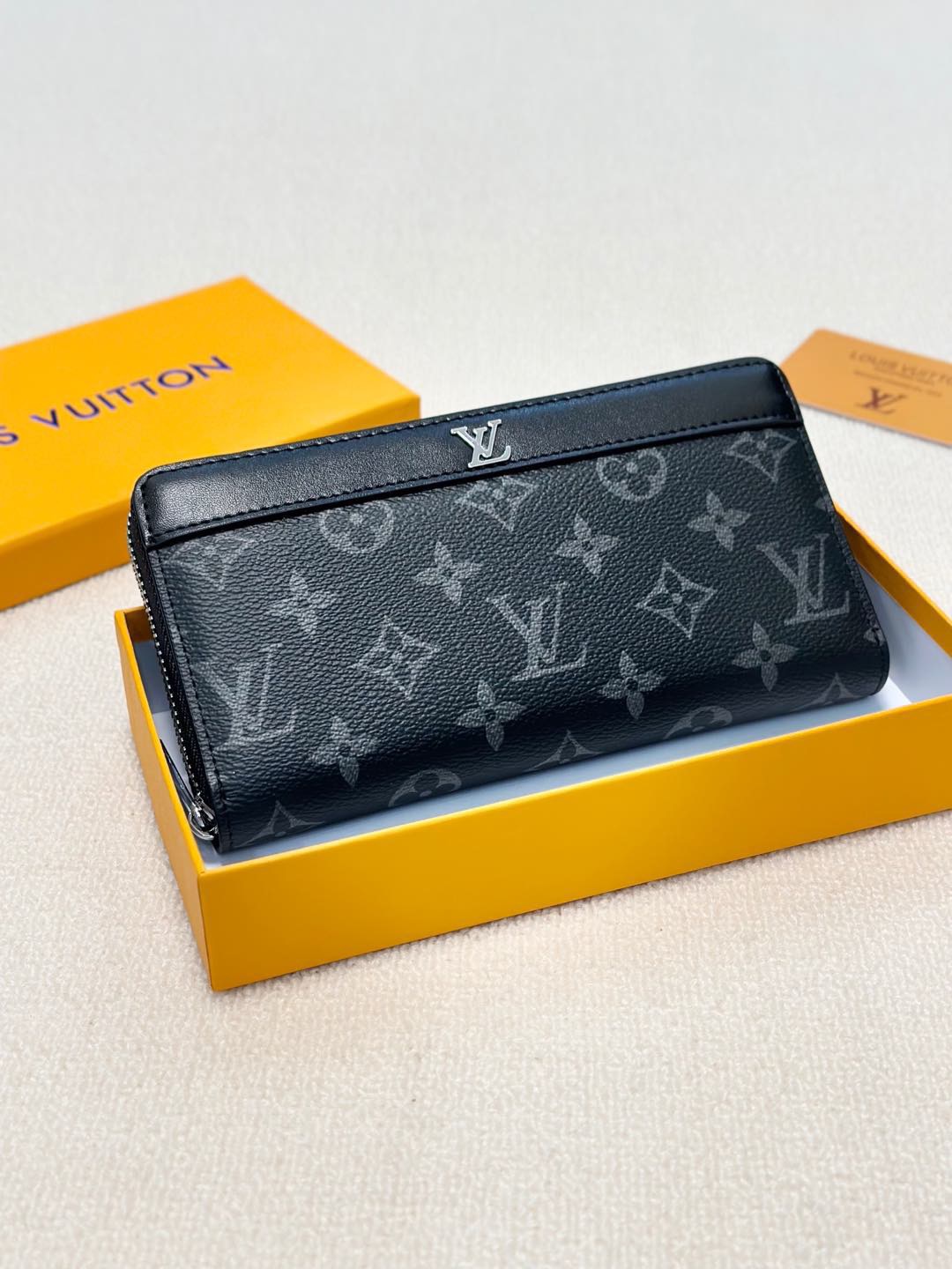 LV新作男士手包 ブラックフラワー 大容量