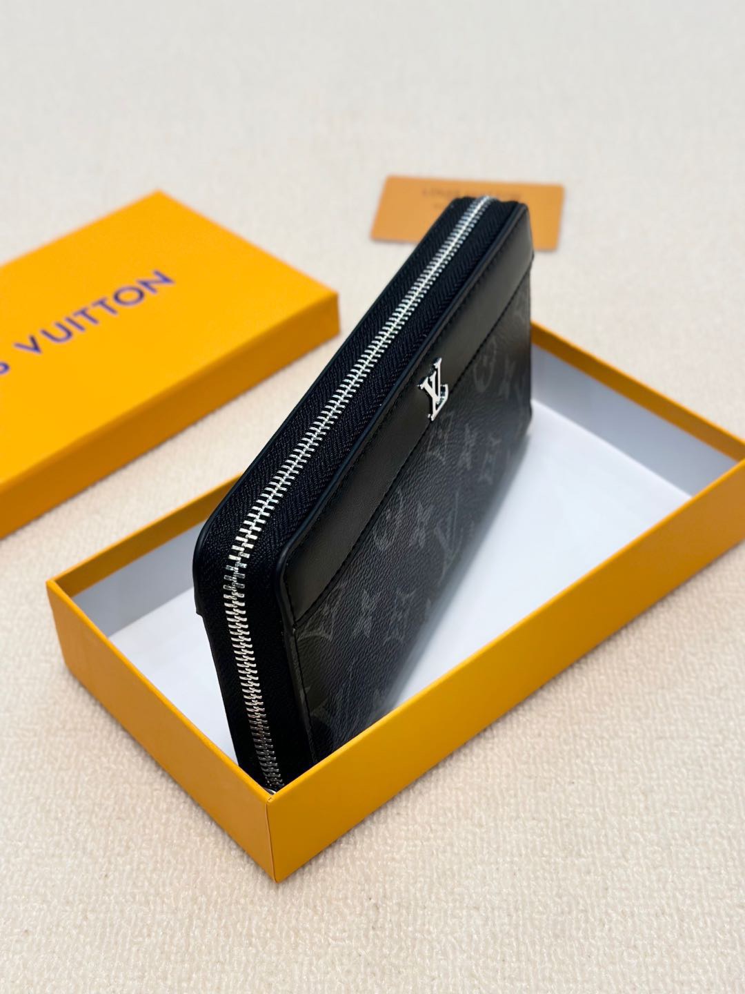 LV新作男士手包 ブラックフラワー 大容量